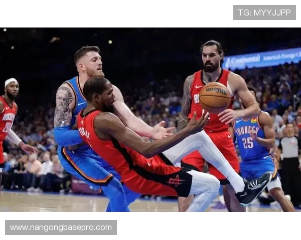 雷霆亚历山大频繁造犯规引发NBA规则公平性争议 雷霆亚历山大频繁造犯规引发NBA规则公平性争议